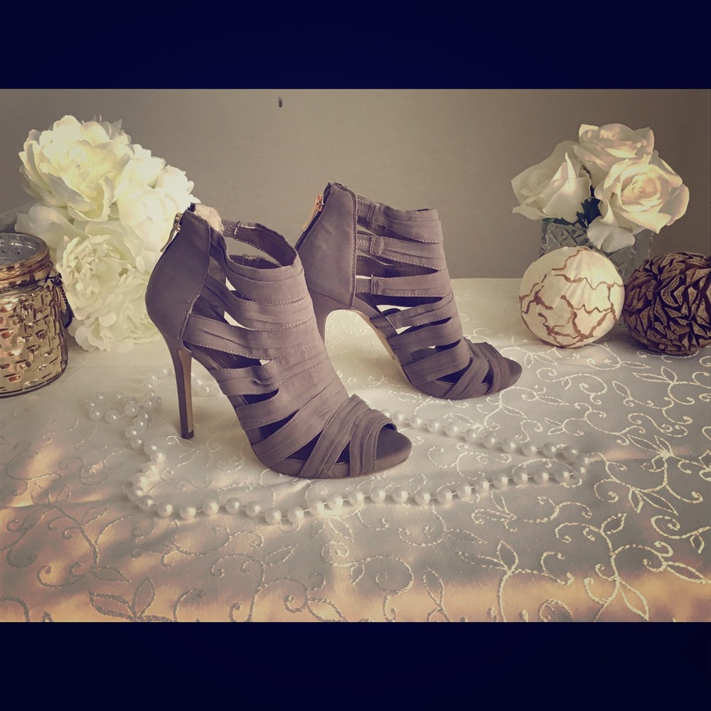 NWB BCBG heels